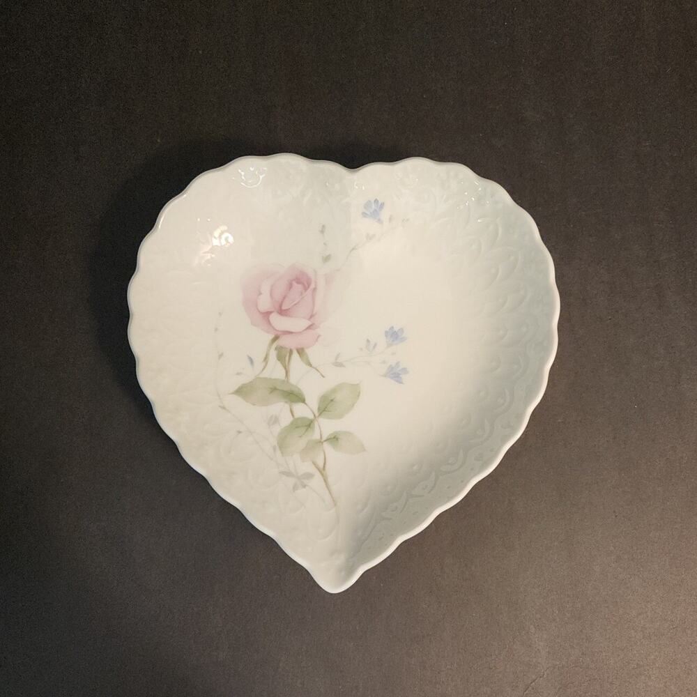 Mikasa Heart Shaped 6" Trinket Porcelain Dish With Love-April Rose